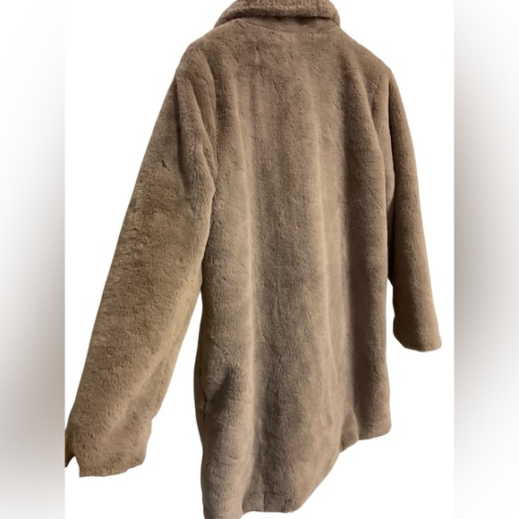 Cozy Tan Teddy Jacket for Women - Picture 4 of 12